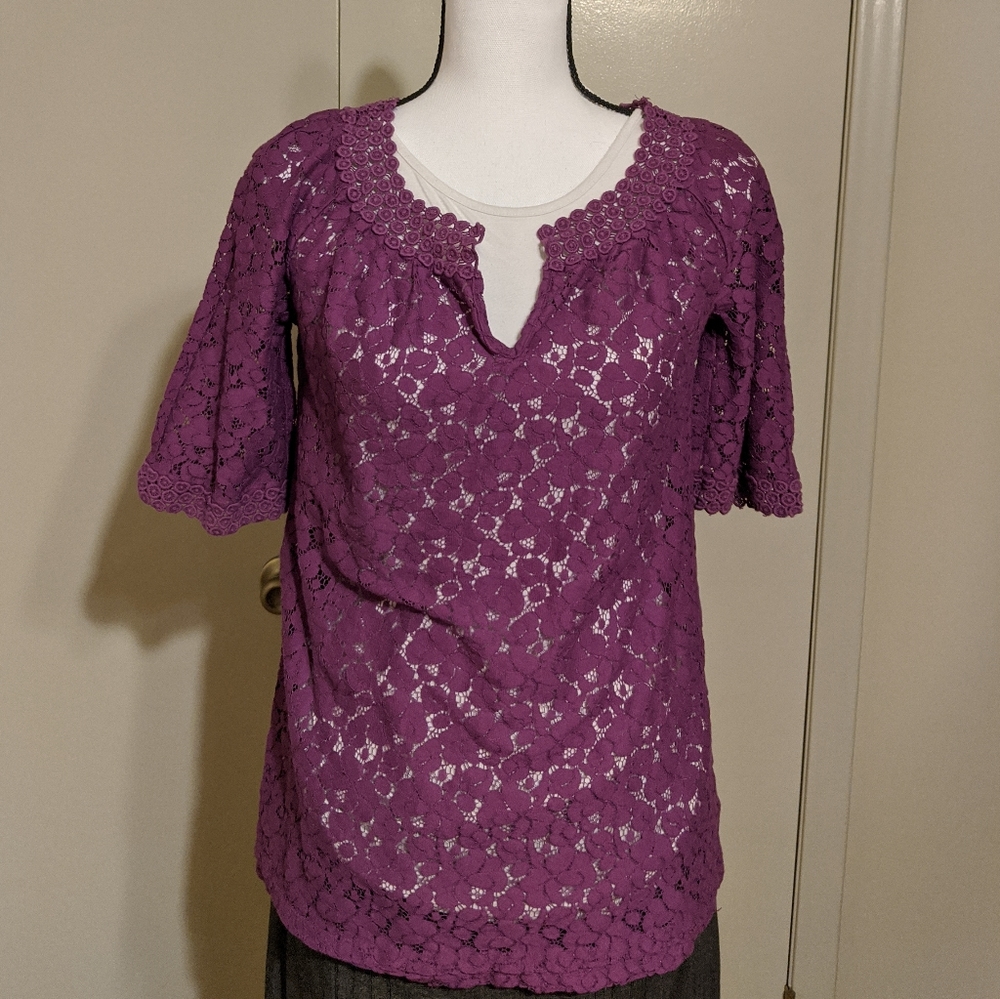 Nicole Miller size Small lace top